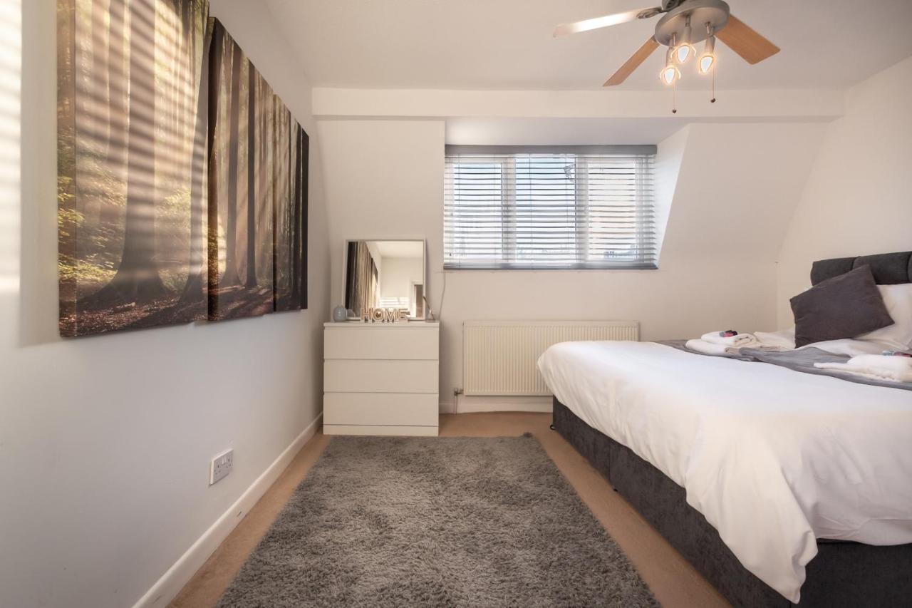 Best Price! Large Home For 4 - Smart Tv - Comfy Beds - Garden - 4 Single Beds Or 2 Doubles! Portsmouth Zewnętrze zdjęcie