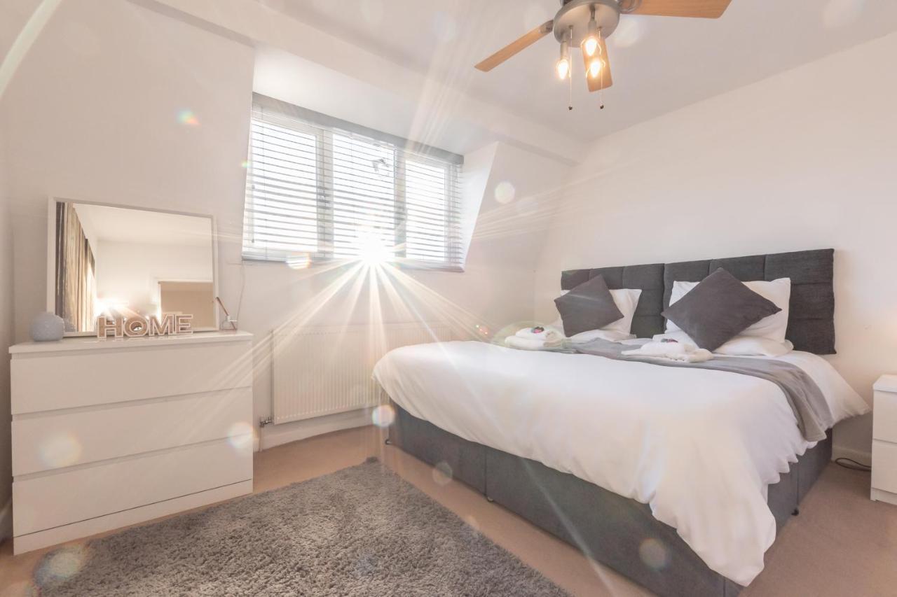 Best Price! Large Home For 4 - Smart Tv - Comfy Beds - Garden - 4 Single Beds Or 2 Doubles! Portsmouth Zewnętrze zdjęcie